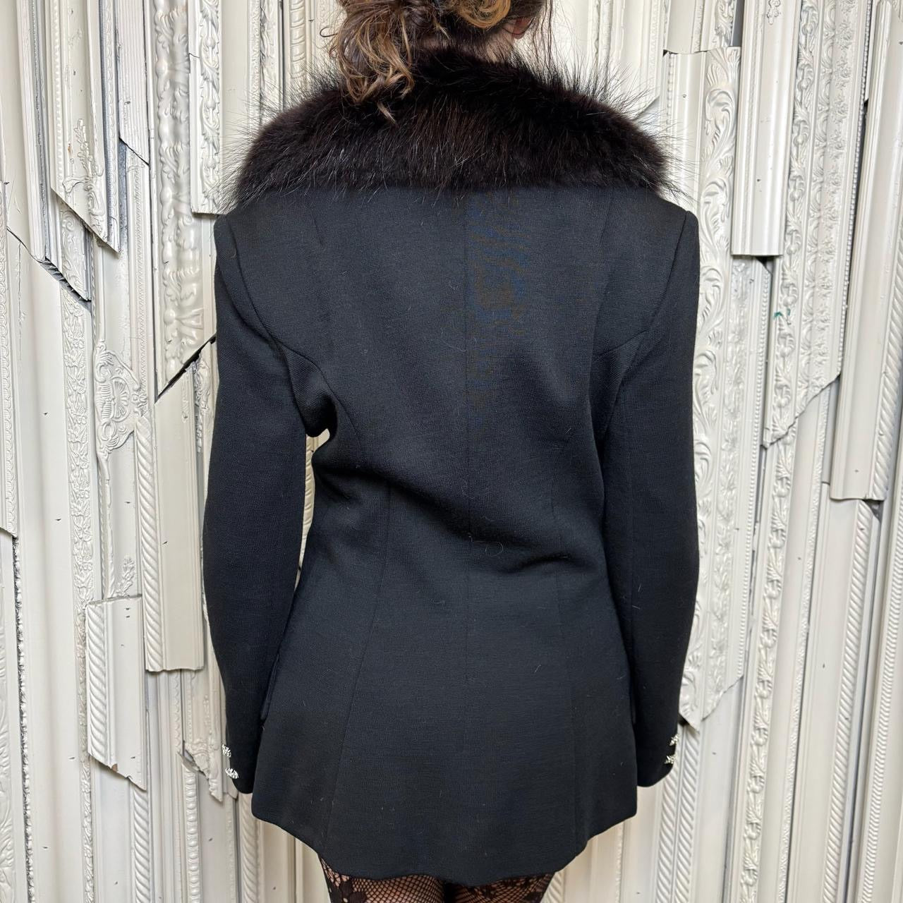 Junior Accent Union made black blazer with fur collar