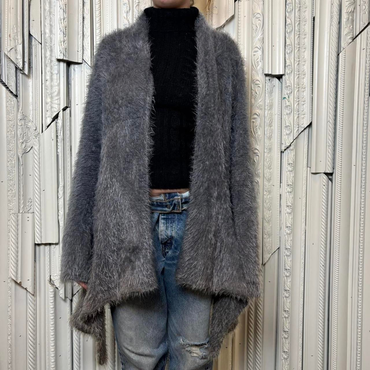 Escio grey acrylic/rayon blend knit sweater with asymmetrical hem