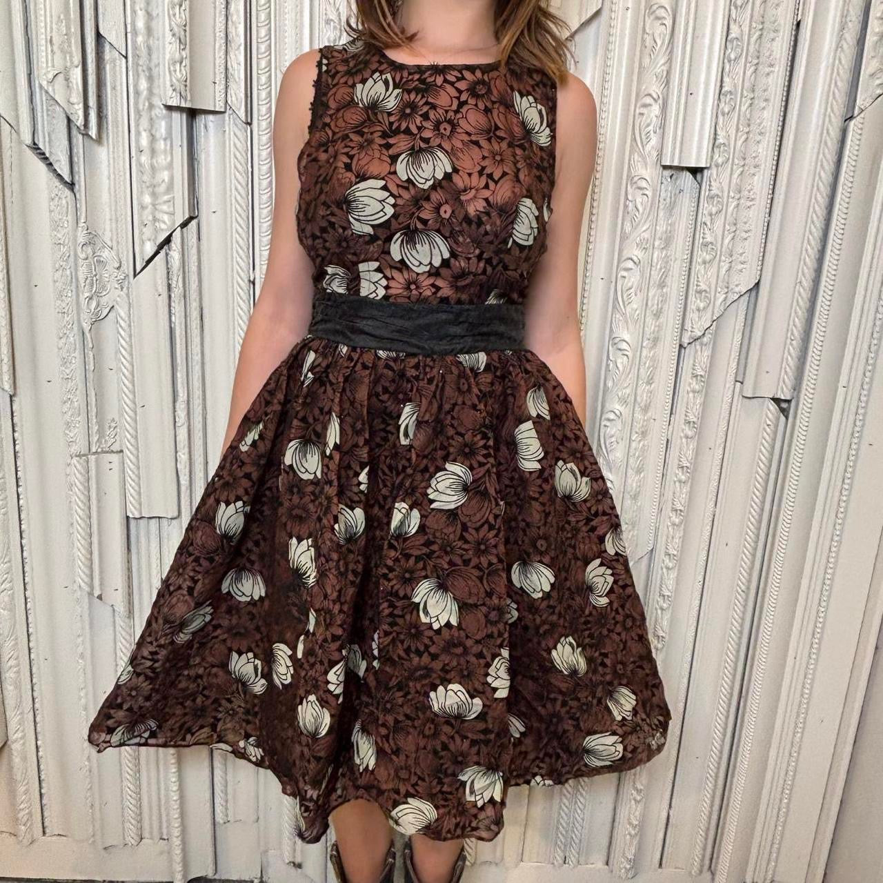 Vintage brown and white floral print knee length dress with ruching