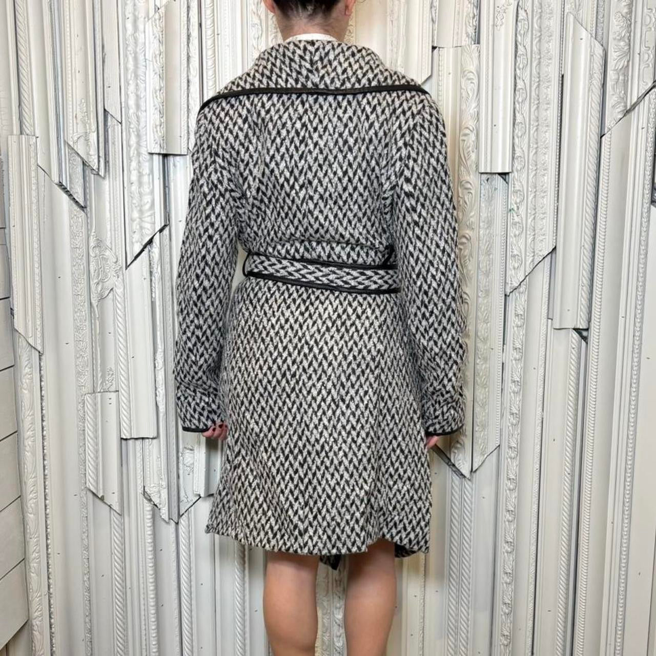 DKNY polyester/wool blend houndstooth wrap coat