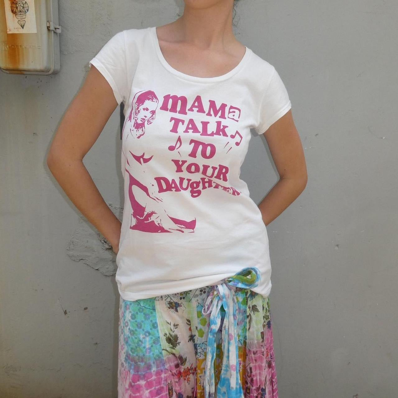 Hysteric Glamour white and pink graphic fitted tee “Mama talk to your daughter”