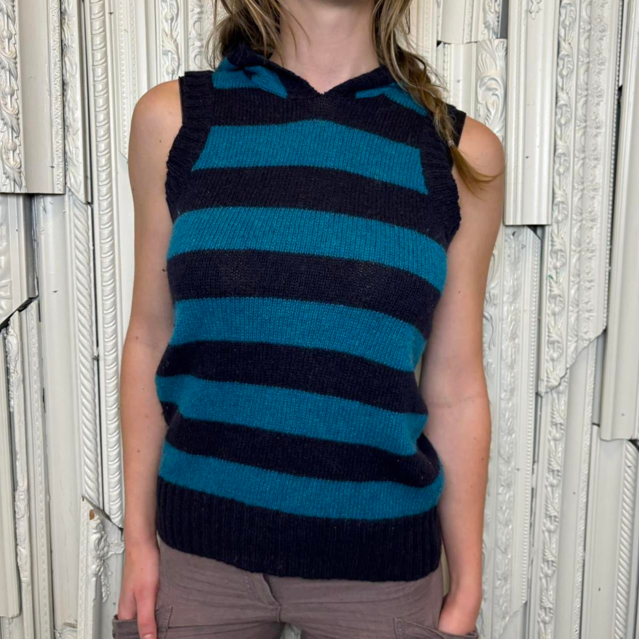 O.E.M. blue and navy striped knit sleeveless hooded sweater