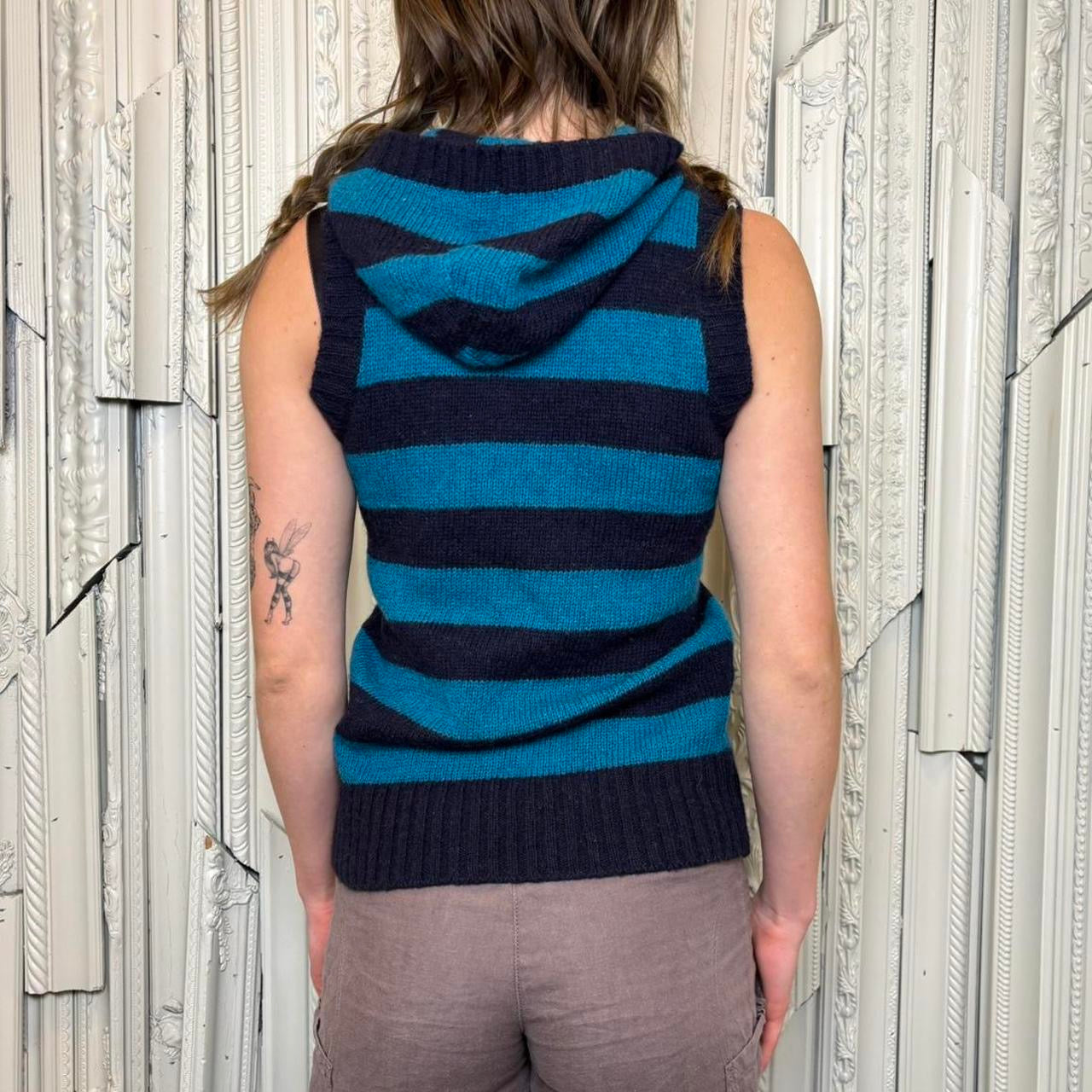 O.E.M. blue and navy striped knit sleeveless hooded sweater