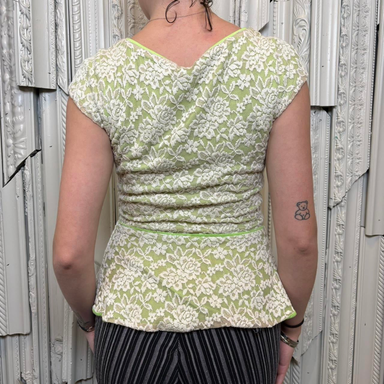 Willow & Clay green and cream lace overlay cap sleeve peplum top