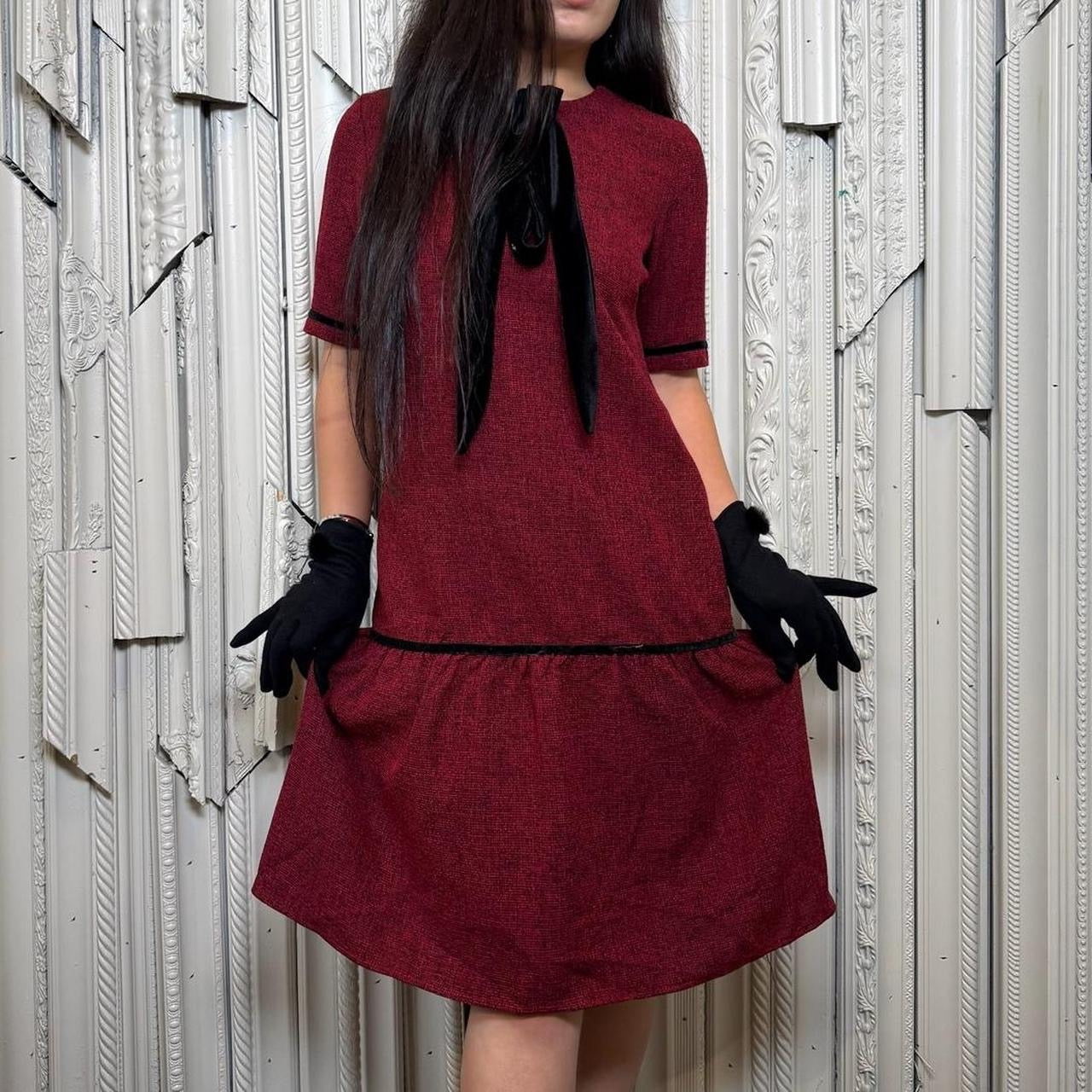 He Shun vintage dress red and black drop waist “tweed”